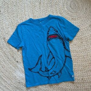 Gap kids m shark blue shirt short sleeve boy crew neck